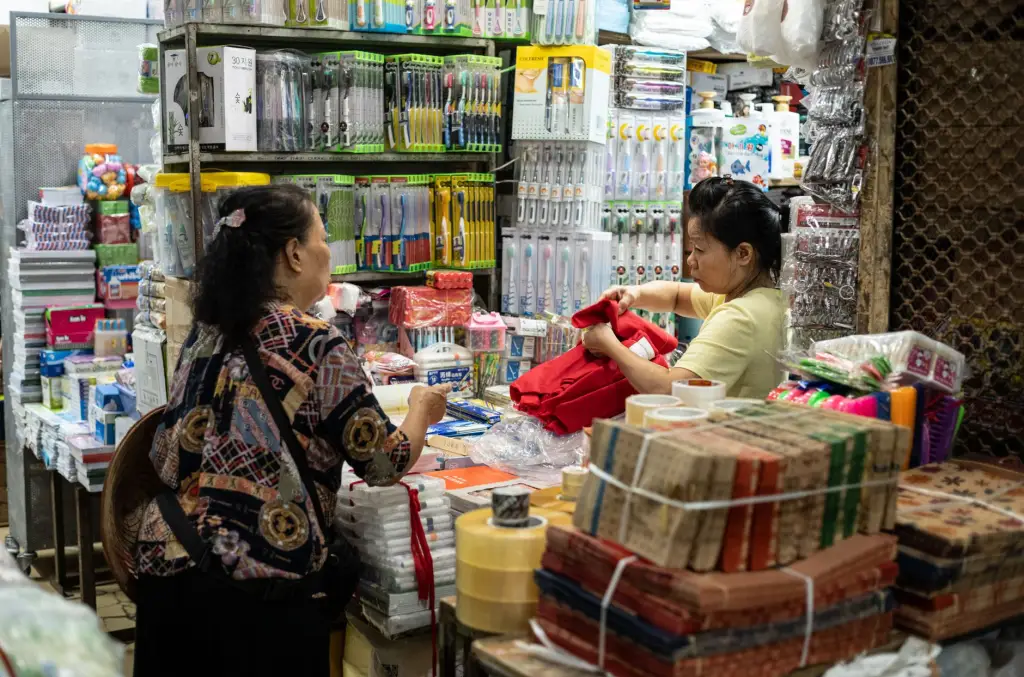 通信工程中光纤布线方案选型：单模与多模光纤性能对比分析